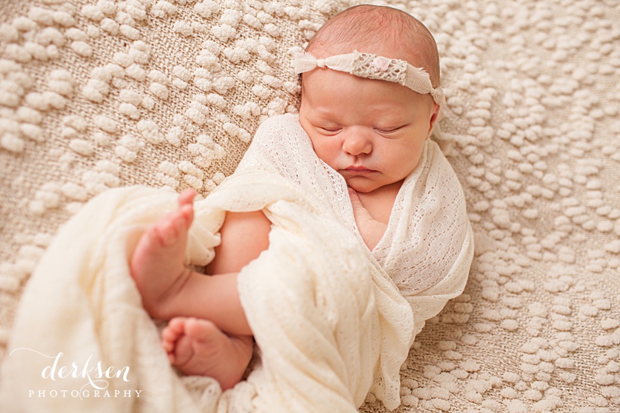 kennedy nicolette, 6 days old - Derksen Photography